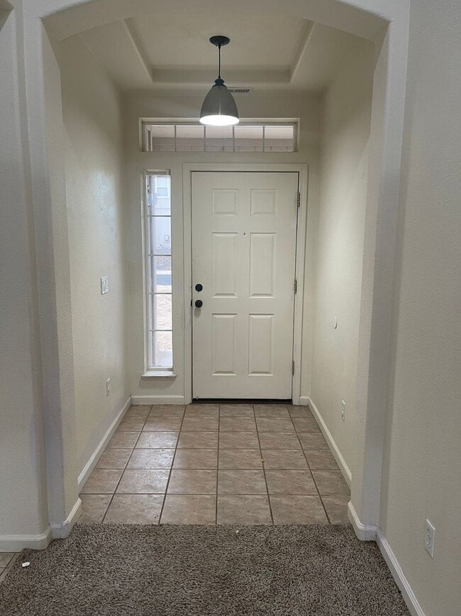 Building Photo - Super nice