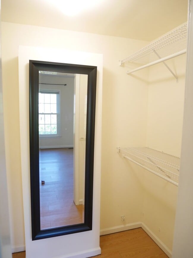 Building Photo - Jessup Townhome- Move-in Ready