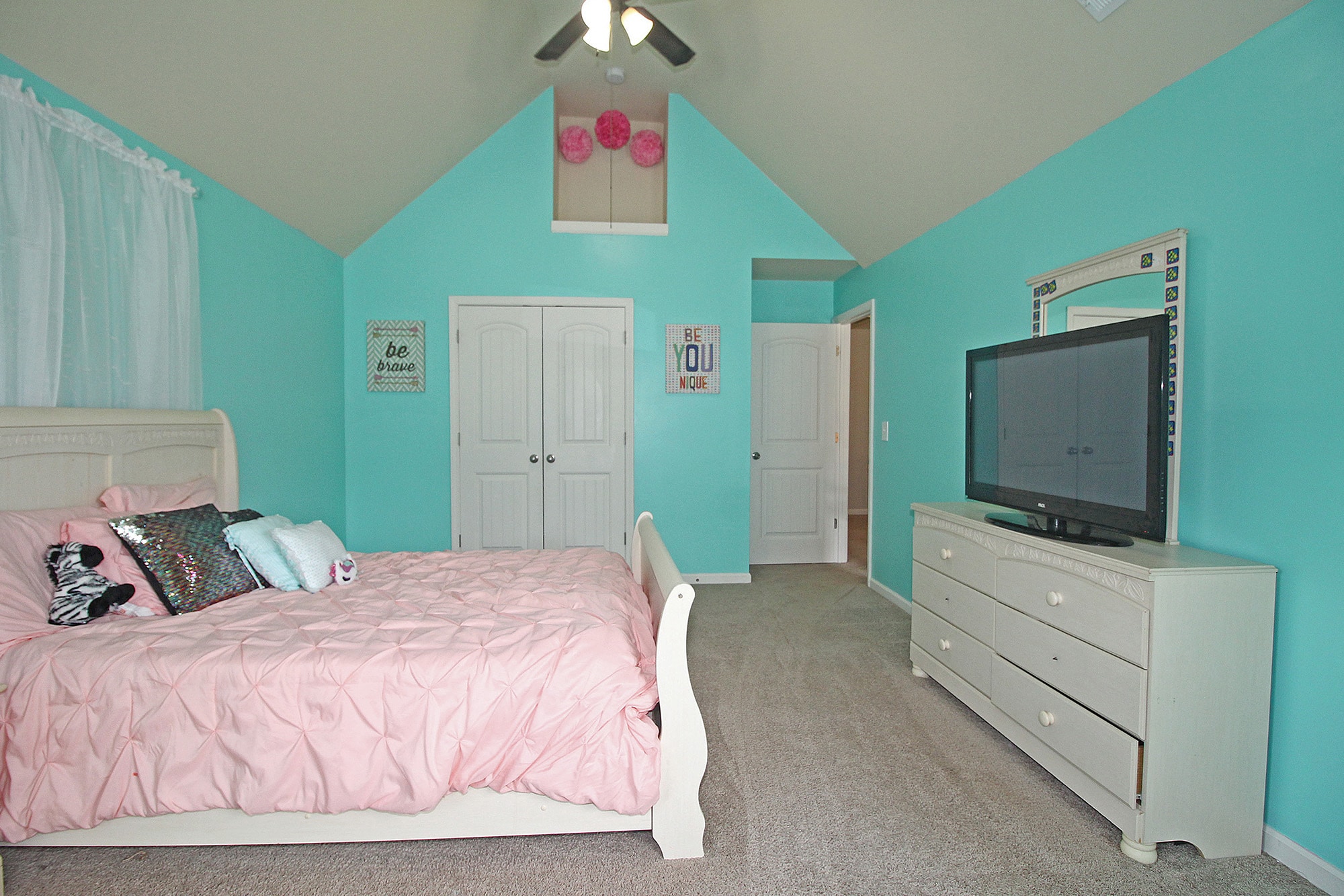 upper level bedroom 1 - 5305 Ripken Rd