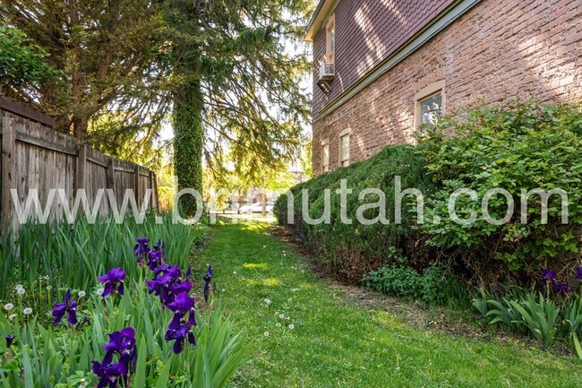 Building Photo - 745 S 900 E