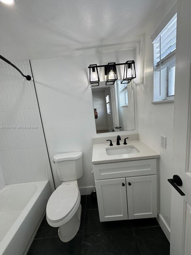 Building Photo - 1720 Cleveland St