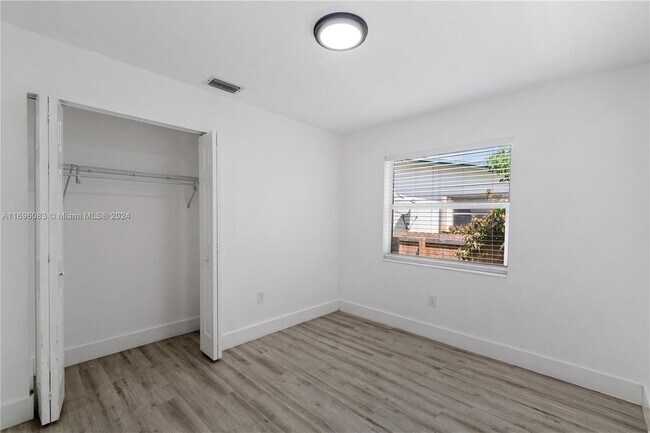 Building Photo - 6463 Charleston St
