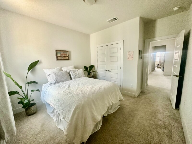 Building Photo - 8600 Cumbrae Ln
