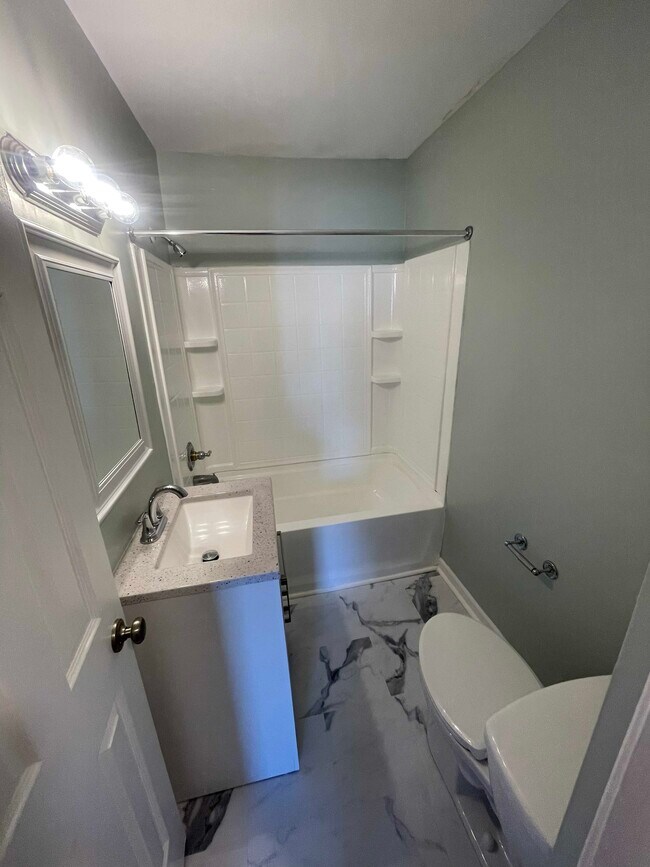 Building Photo - 134 Hickok Cir