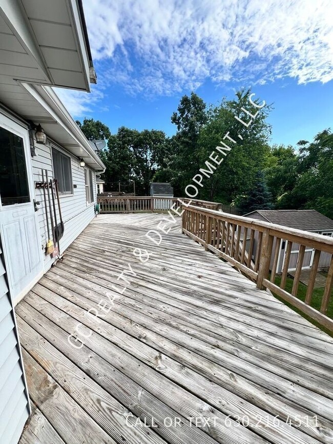 Building Photo - 1210 S Capri Terrace