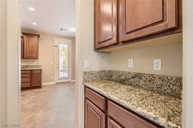 Building Photo - 552 Puenta Del Rey St