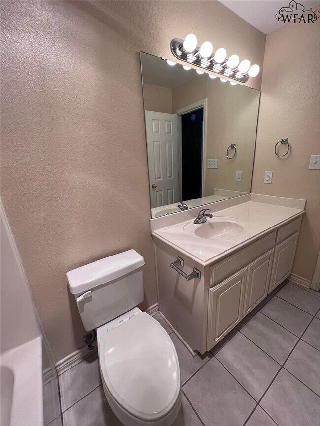 Building Photo - 6031 Van Dorn Dr