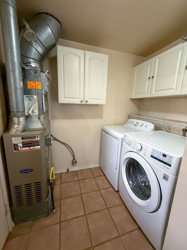 Building Photo - 3bd/1.5ba Edmonds Home