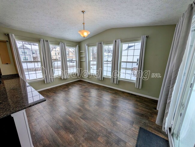 Building Photo - Stunning 5-Bedroom Home in Northpointe Estates with Finished Basement