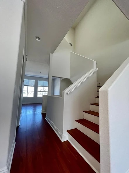 Building Photo - 5405 Marine Ave