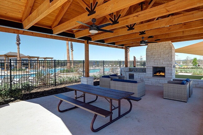 Building Photo - Large, 4 bedroom single story in a beautiful community full of amenities for you to enjoy!