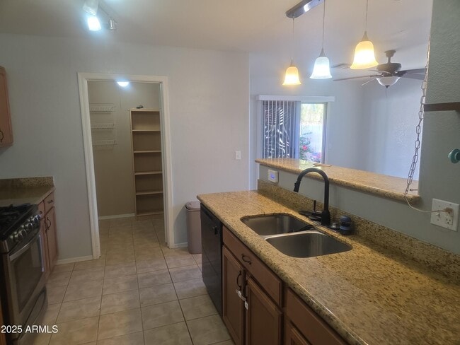 Building Photo - 1958 E Renegade Trail