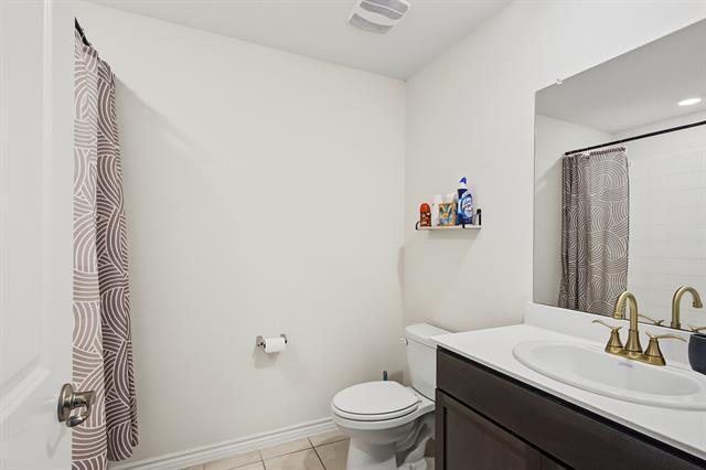 Building Photo - 401 Gallop Dr