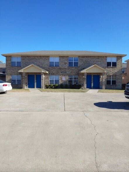 Primary Photo - 3208 Hereford Ln