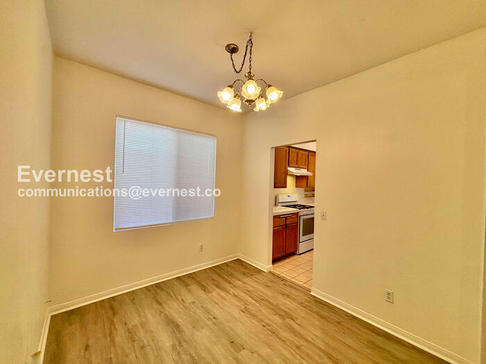 Building Photo - 27620 Parkside Dr