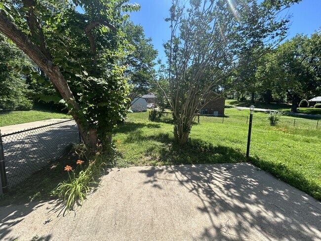 Building Photo - 1783 Warfield Dr
