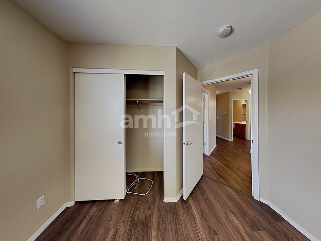 Building Photo - 5556 S Desert Redbud Dr