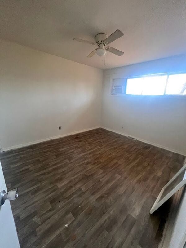 Building Photo - 532 Camrose Dr