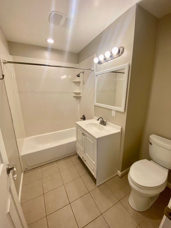 Building Photo - Cute and Cozy Updated 3 bedroom Home