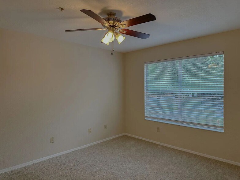 Building Photo - 827 Camargo Way