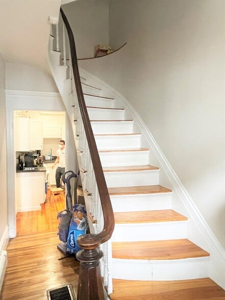 Building Photo - 2 Worcester St