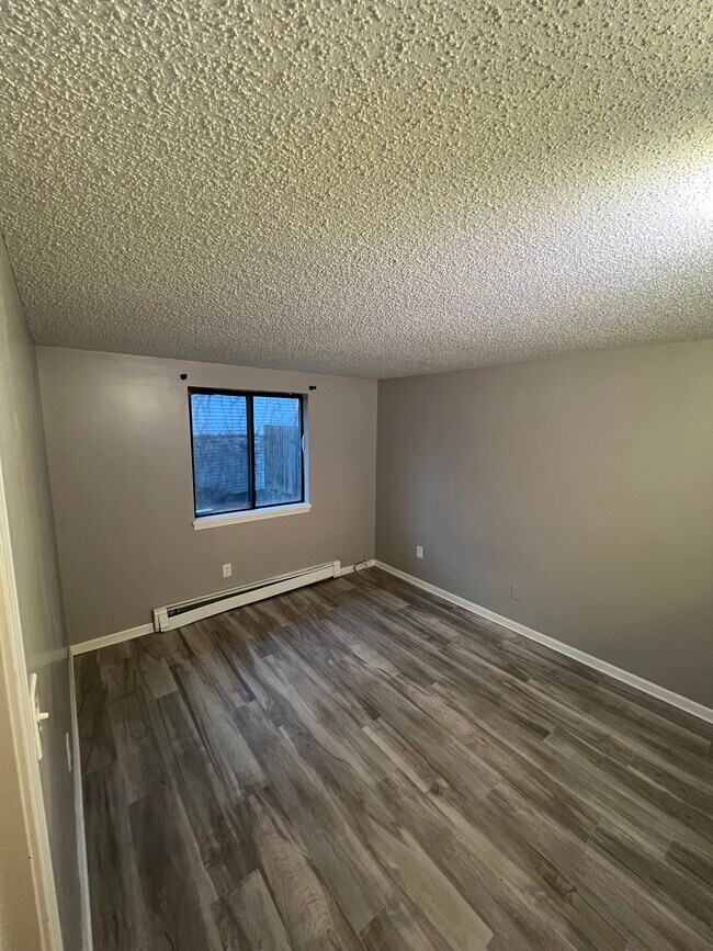 Building Photo - 164 Melrose St