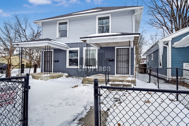 Building Photo - 1022 N Rural St