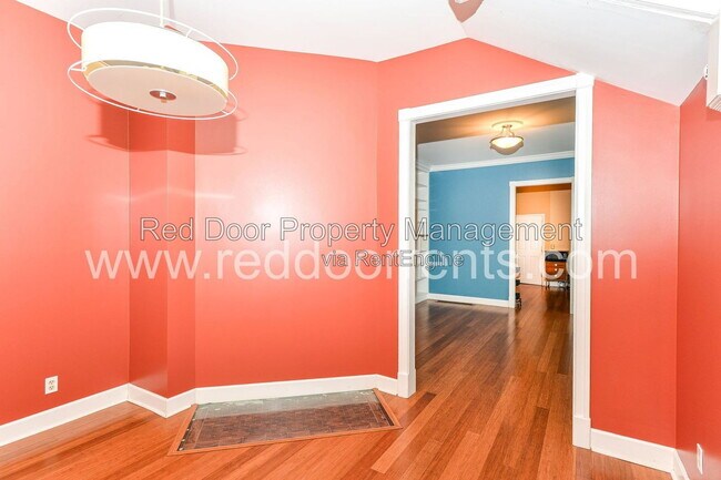 Building Photo - 1332A N College Ave