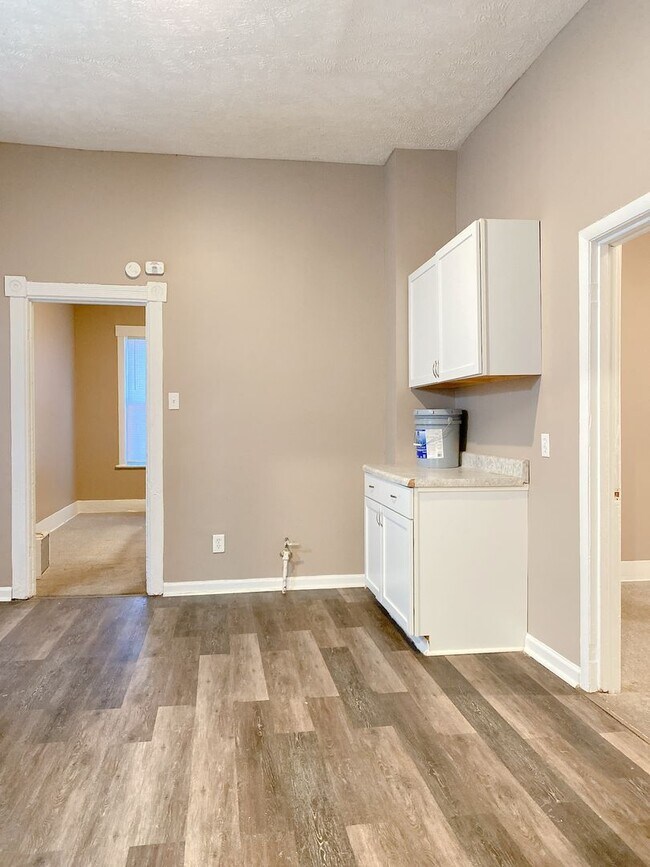 Building Photo - ZIGZAG, LLC:[TRAN][ZIGZAC][KT][CAG] 1942 S 16 ST