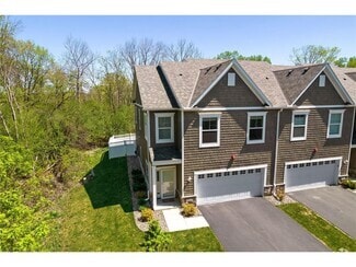 Building Photo - 10829 S Shore Dr