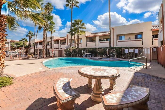 Building Photo - 455 W Kelso St