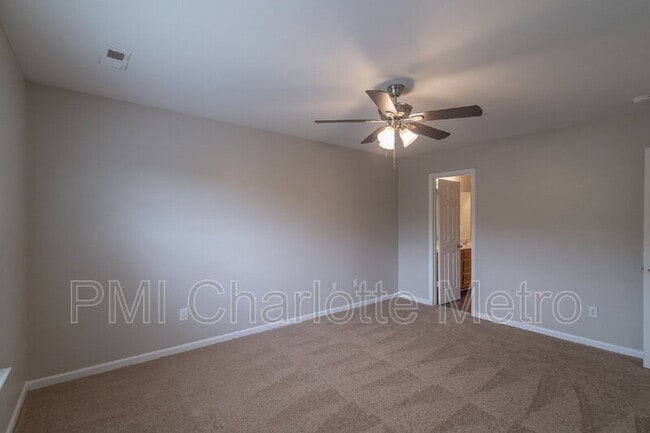 Building Photo - 1525 Crandon Dr