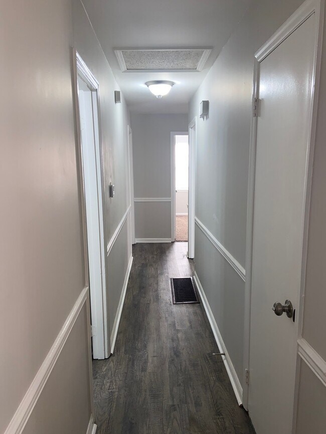 Building Photo - 600 20th Ct NE Center Point, AL 35215