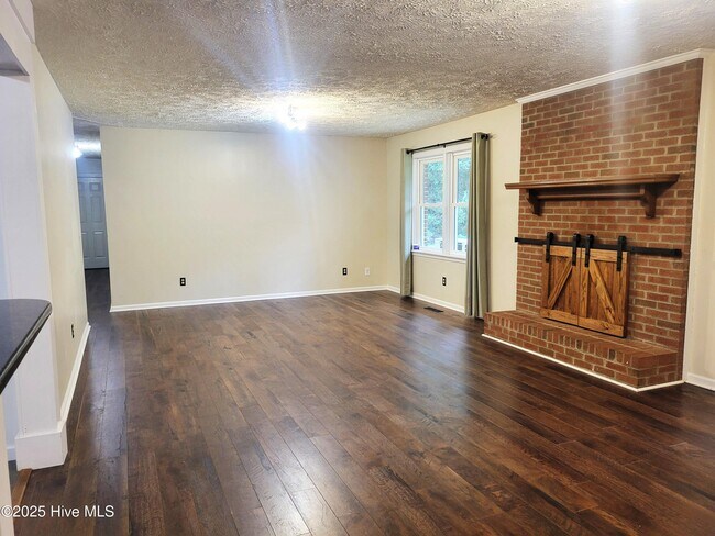 Building Photo - 316 Stornoway Dr