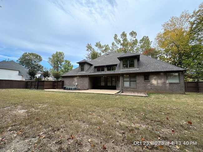 Building Photo - Gorgeous Lakeland TN Home for Lease @4493 ...