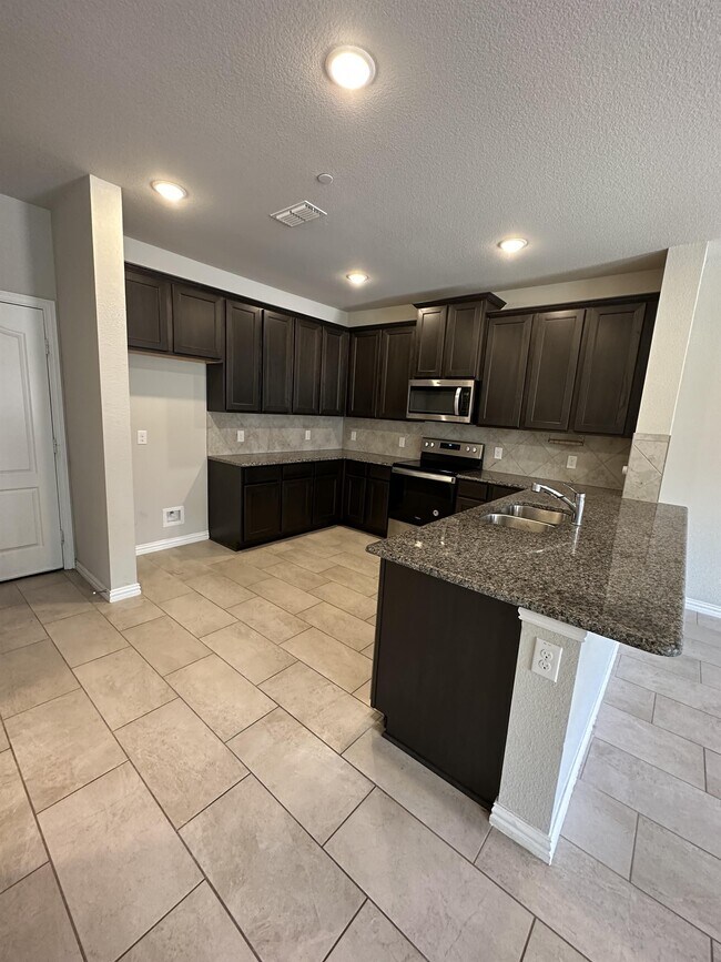 Building Photo - 3429 Cricket Dr