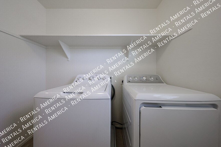 Building Photo - 20977 E Via De Olivos