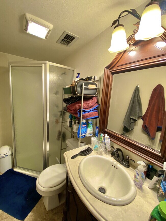 Building Photo - Available Late July! Four Bedroom in Tech ...