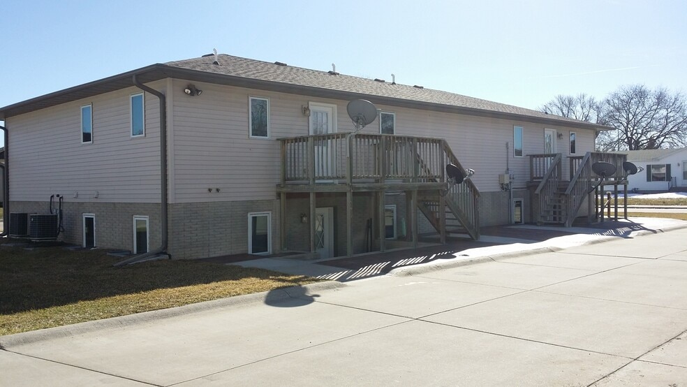 Building Photo - 601 Thomas Dr