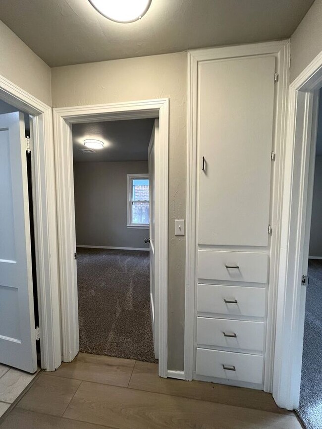 Building Photo - 2 Bed 1 Bath in Bethany