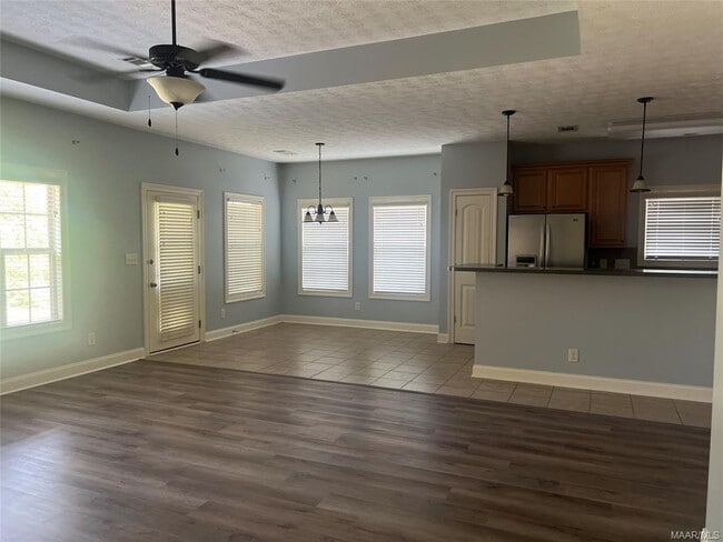 Building Photo - 730 Kingsley Dr