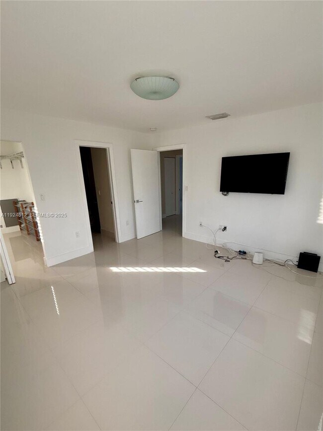 Building Photo - 13765 SW 160th Terrace