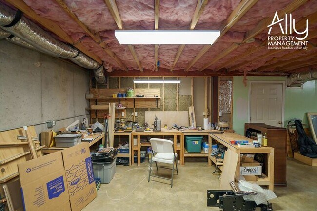 Building Photo - 2733 Southern Hills Ct