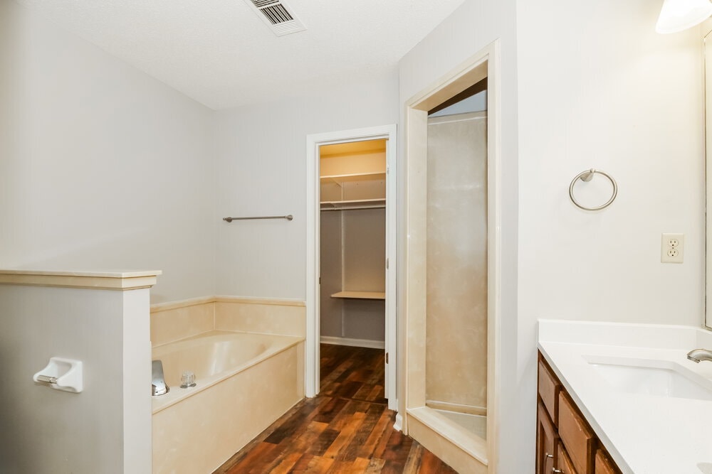 Building Photo - 3780 Westridge Cove