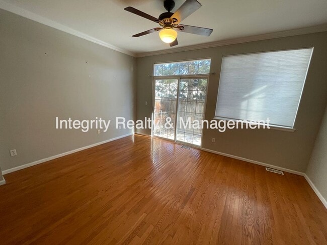 Building Photo - 9106 W Phillips Dr