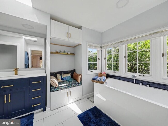 Building Photo - 16652 Purcival Ct