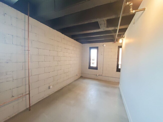 Building Photo - Dahlman Flats - Lovely Studio near Little Italy in a Historic Building!