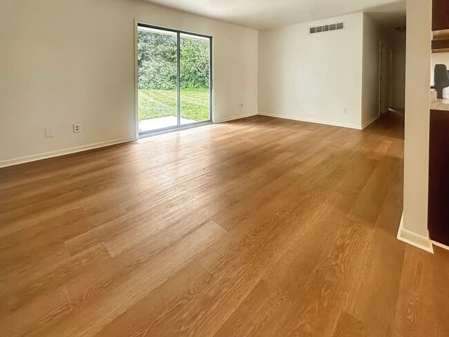 Building Photo - 4830 Norfolk Cir