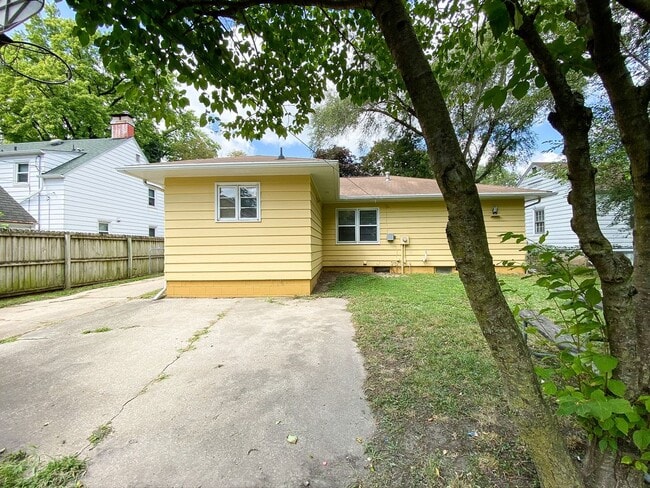 Building Photo - 3 Bedroom House for Rent!