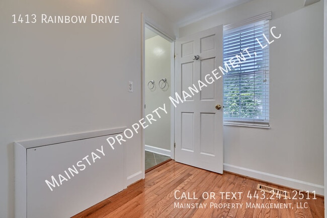 Building Photo - 1413 Rainbow Dr